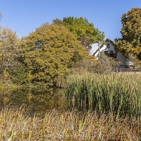 Pension U Dvou Capu Chocerady エクステリア 写真